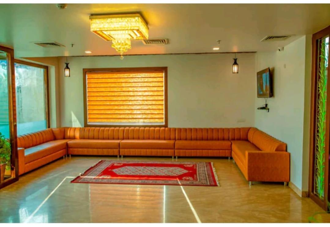 Hotel Agra Grande By Goyal Hoteliers Luaran gambar